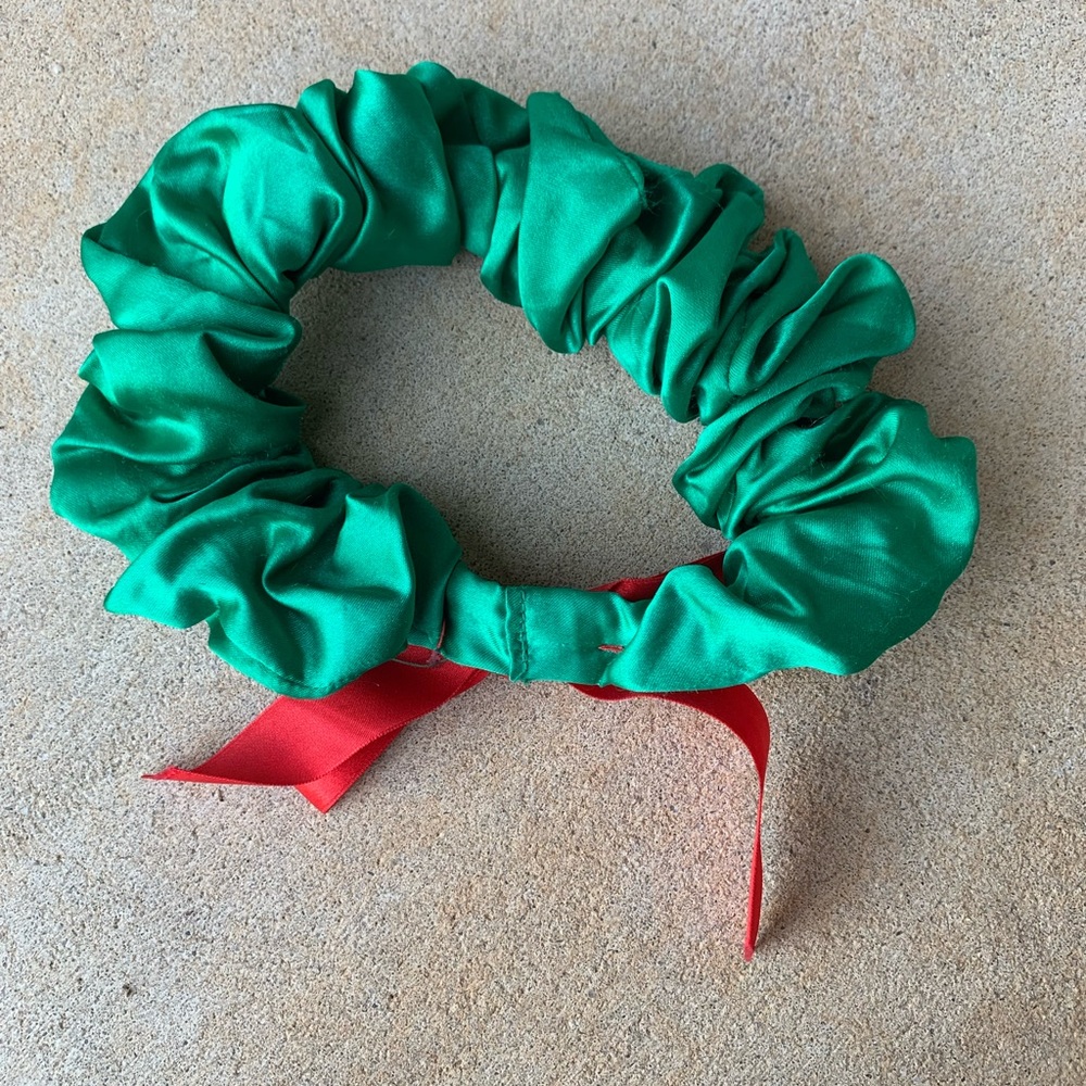 Christmas Wreath Satin Decorative Dog Collar sz Large 3.5” - Picture 3 of 4